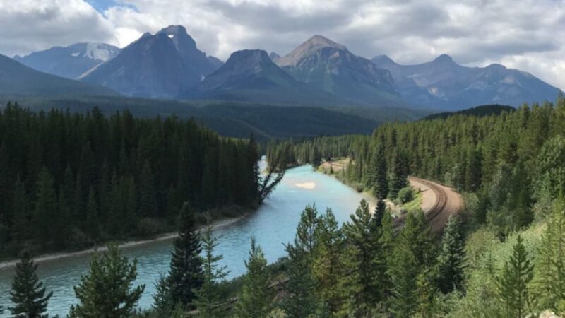 Banff/Canmore: Sunrise Experience at Moraine Lake - Key Points