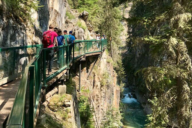 Banff Highlights:Johnston Canyon, Lake Louise & Moraine Lake Tour - FAQ: Practical Questions About the Tour