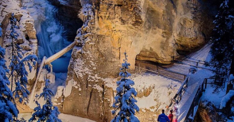 Banff: Johnston Canyon Evening Icewalk - Tour Details