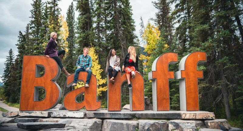 Banff: Lake Louise, Emerald Lake, and Moraine Lake Tour - Key Points