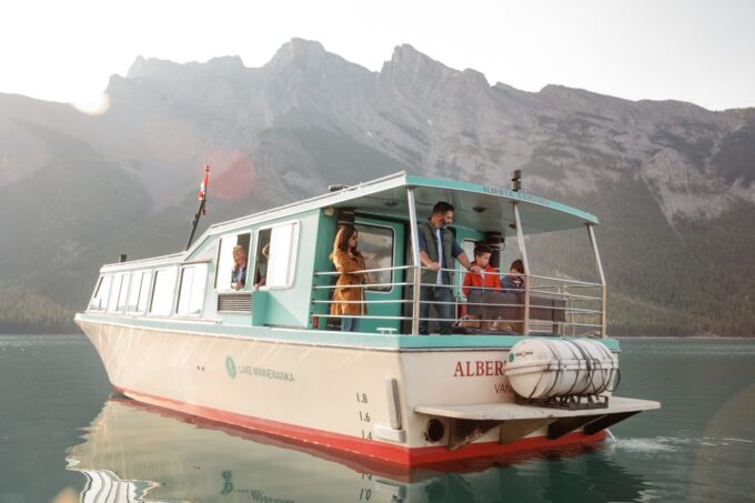 Banff: Lake Minnewanka Cruise - Preparing for the Cruise