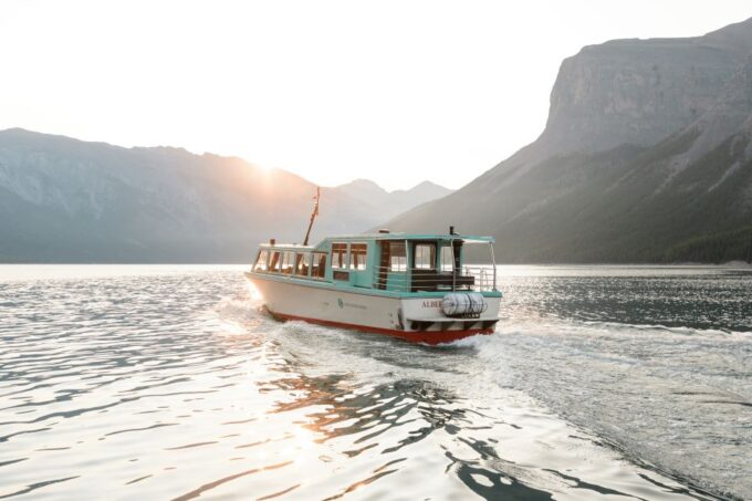 Banff: Lake Minnewanka Cruise - Exploring Lake Minnewanka
