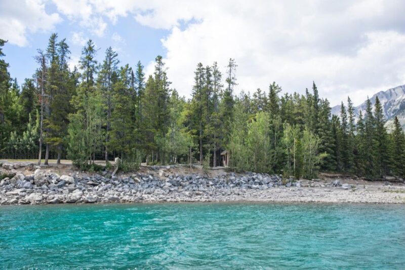 Banff Triple Delight: Lake Louise, Banff & Moraine Lake - Scenic Viewpoints