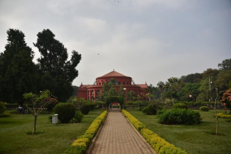 Bangalore Discovery: Temples, Markets, and Parks - Key Points