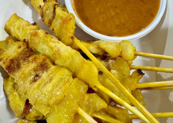 Bangkok: 2 Local Food Markets Brunch Walking Food Tour - Inclusions and Exclusions