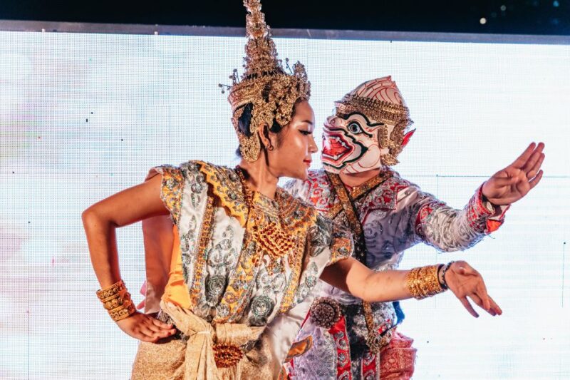 Bangkok: Alangka Luxury Buffet Dinner Cruise With Live Music - Customer Ratings and Feedback