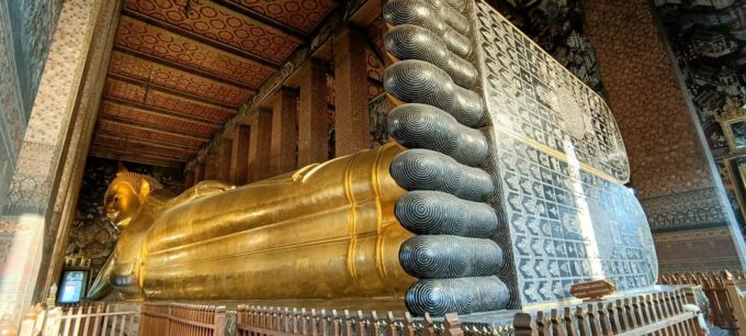 Bangkok: Amazing Bangkok City & Temple Tour With Local Guide - The Temple of Dawn