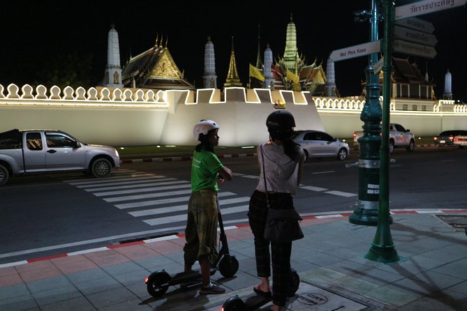 Bangkok at Night by Electric Scooter - Exploring Bangkok at Night