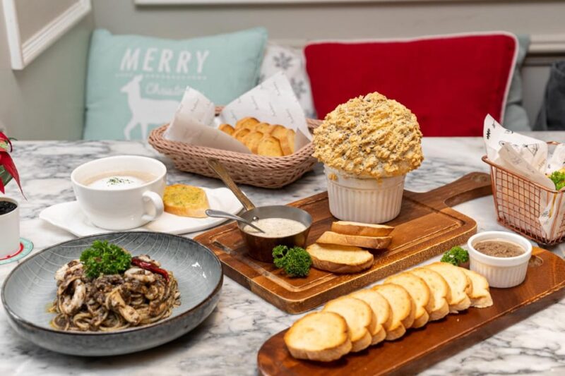 Bangkok: Audrey Cafe Siam Center - Key Points