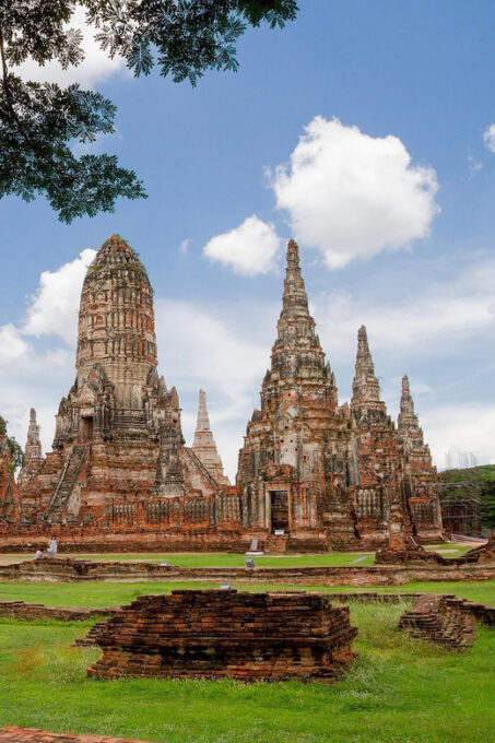 Bangkok: Ayutthaya Private Guided Tour With Hotel Transfer - Wat Chaiwatthanaram