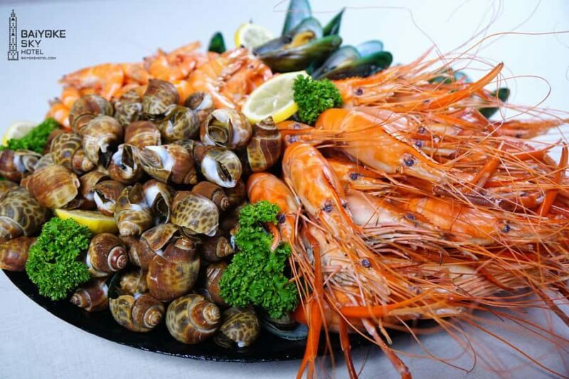 Bangkok : Baiyoke Sky Lunch Buffet 82nd Floor Crystal Grill - What to Expect from the Baiyoke Sky Lunch Buffet