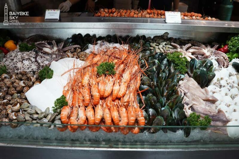Bangkok : Baiyoke Sky Lunch Buffet 82nd Floor Crystal Grill - Is This Experience Worth It?