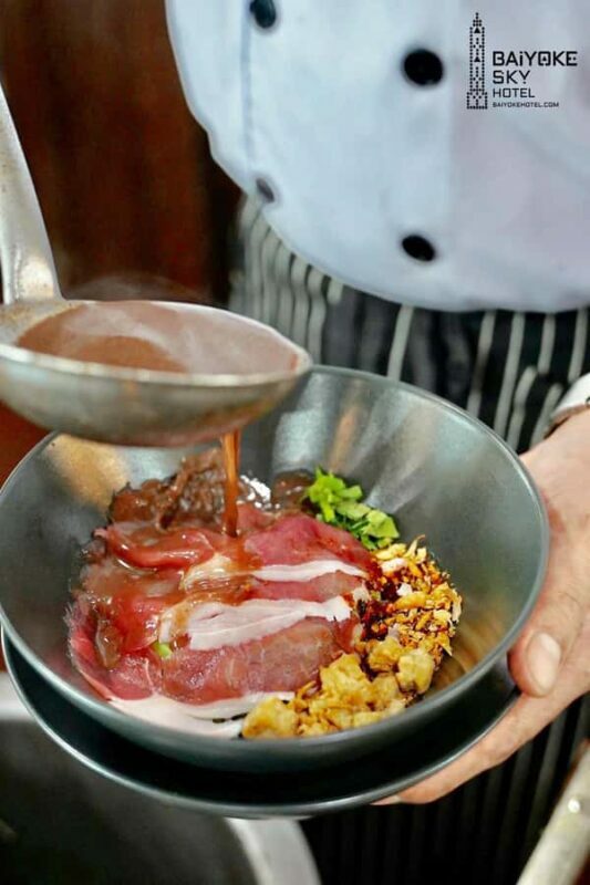 Bangkok : Baiyoke Sky Lunch Buffet 82nd Floor Crystal Grill - The Sum Up: A Tasty Meal with a View
