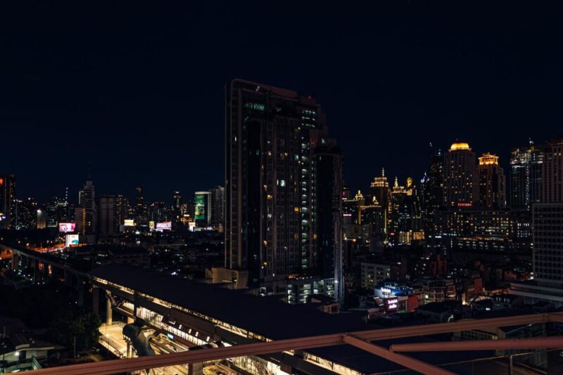 Bangkok: Barracuda Rooftop Bar Akara Hotel - Stunning Sunset Views