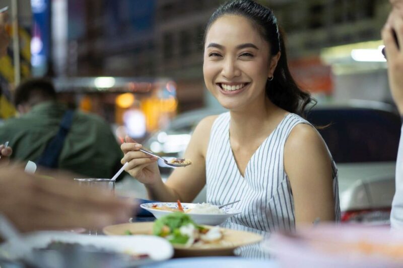 Bangkok: Best of Thai Vegan (Private Tour) - Experiencing Famous Landmark Stories