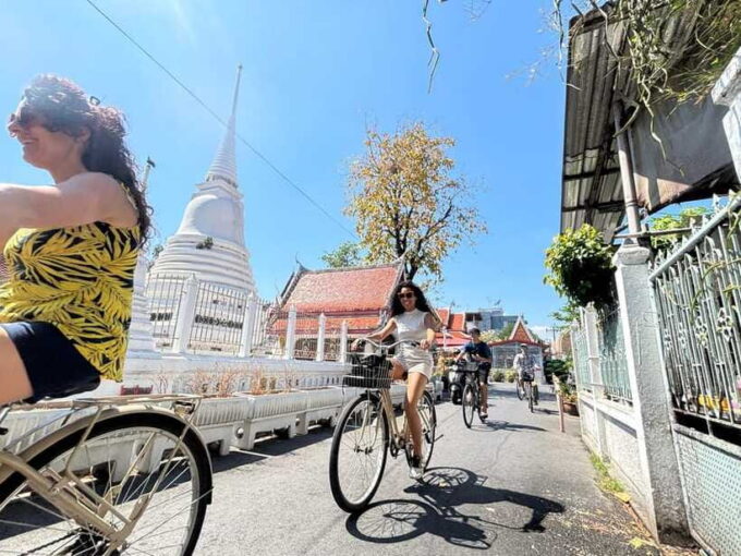 Bangkok: Bicycle Experiences and Longtail Boat Canal Cruise - Tour Inclusions and Amenities