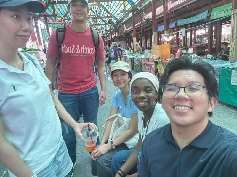Bangkok: Bite-Sized Food Tour at Floating Market - Exploring the Floating Market
