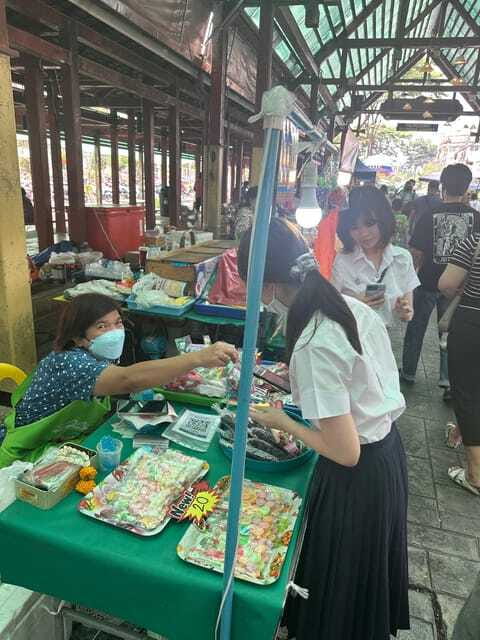 Bangkok: Bite-Sized Food Tour at Floating Market - Practical Considerations