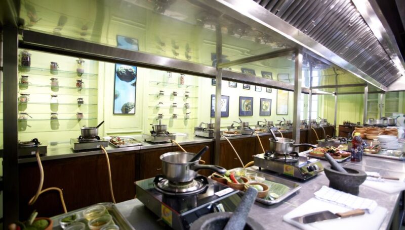 Bangkok: Blue Elephant Thai Cooking Class - Instructor Language and Format