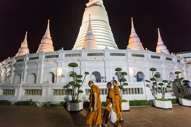Bangkok by Night: Temples, Markets and Food Tuk-Tuk Tour - Transportation by Tuk-Tuk