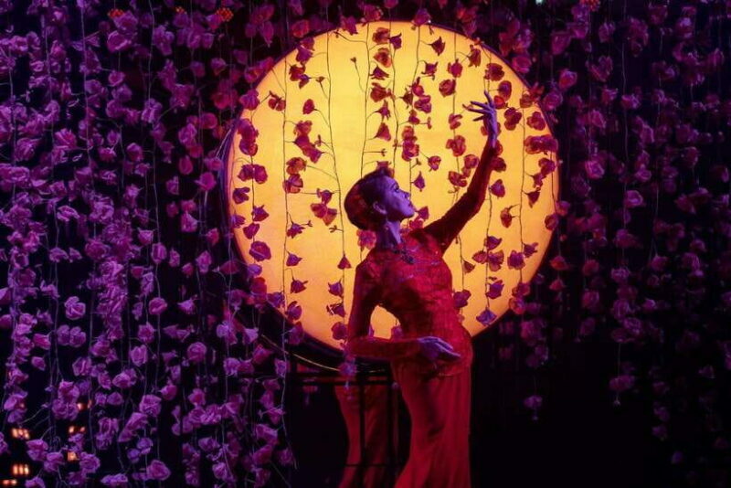 Bangkok: Calypso Cabaret Show with Thai Set Dinner - Key Points