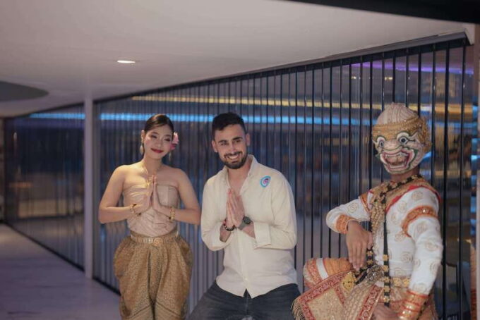 Bangkok: Chao Phraya River Dinner Cruise Live Music & Dance - Tips for Enjoying the Chao Phraya River Dinner Cruise