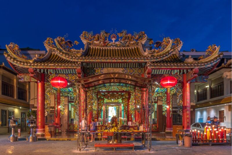 Bangkok: Chinatown and Wat Traimit Self-Guided Walking Tour - Tour Features and Functionality