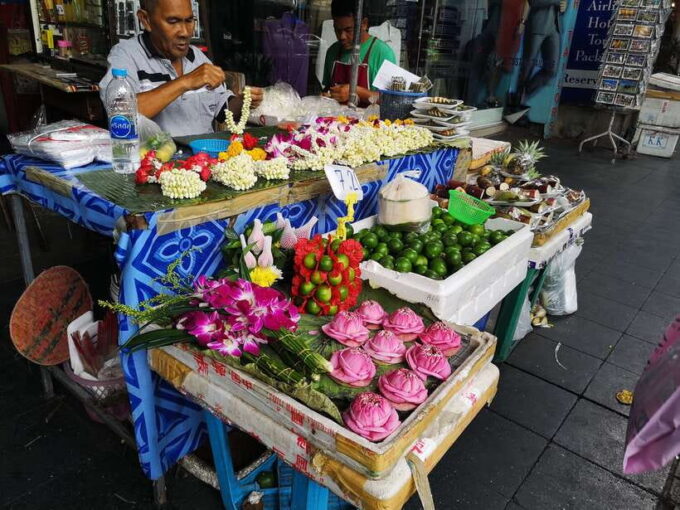 Bangkok: CHOB Day Walking Tour (Talking + Walking + Eating) - Inclusions and Important Information