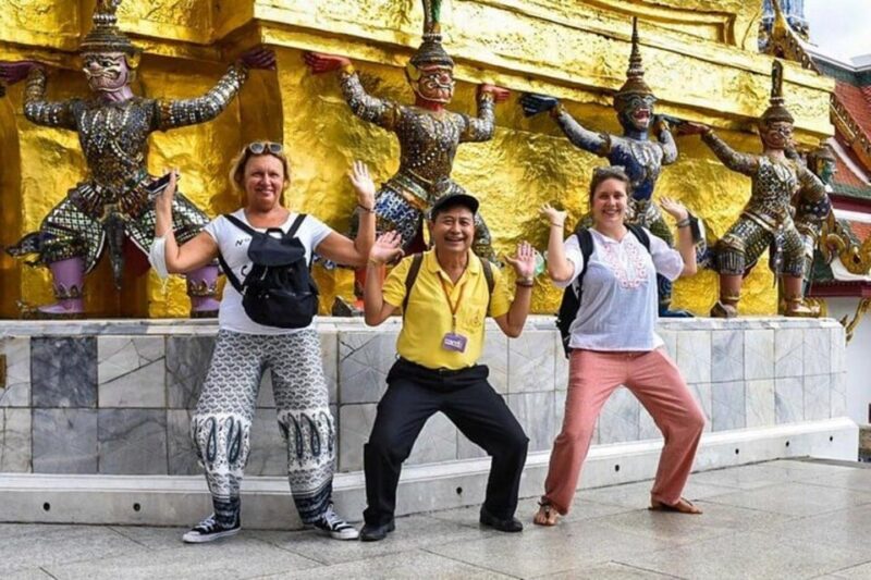 Bangkok: City Highlights and Landmarks Private Walking Tour - Visiting Wat Arun
