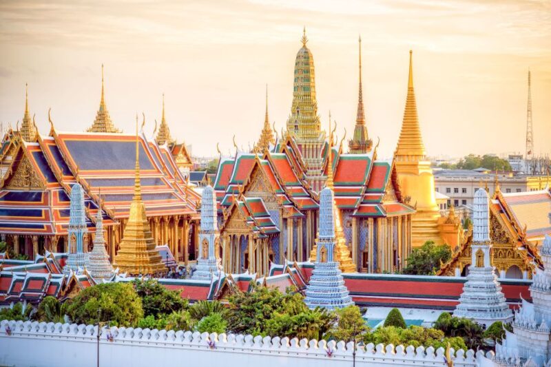Bangkok: City Highlights Temple and Market Walking Tour - Itinerary and Attractions