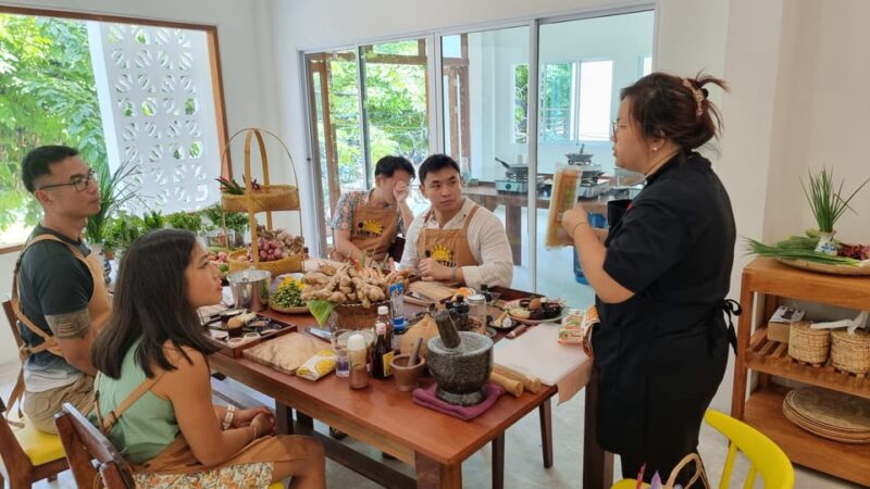 Bangkok: Cooking Class + Tuk Tuk Ride + Market Tour - Market Tour Insights