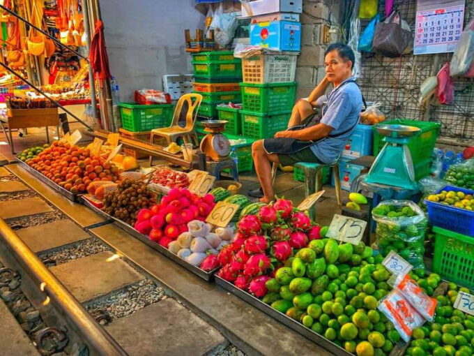 Bangkok: Damnoen Saduak and Mae Klong Train Markets - Insights From Past Traveler Experiences