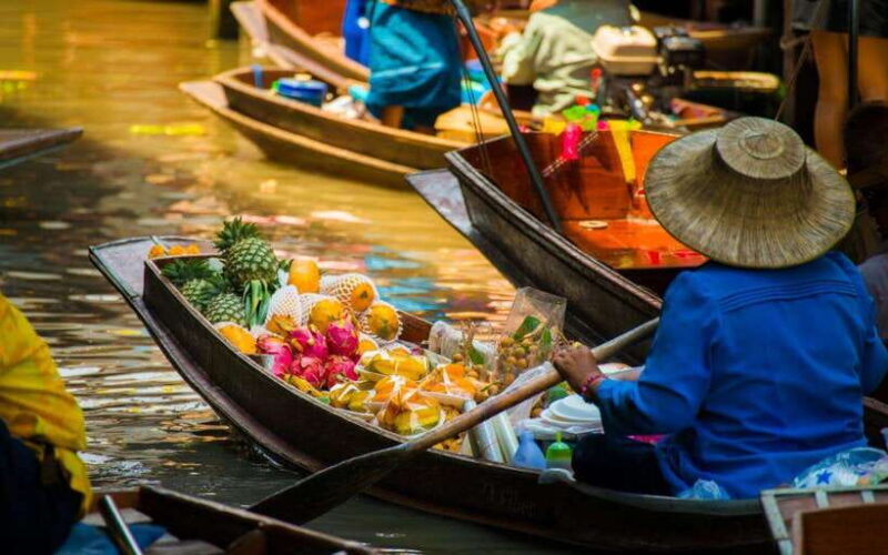 Bangkok: Damnoen Saduak and Train Market With Boat Ride - Maeklong Railway Market