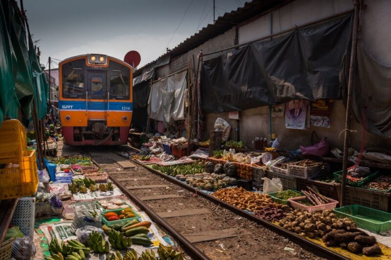 Bangkok: Damnoen Saduak, Train Market & Mahanakhon Day Trip - Detailed Itinerary