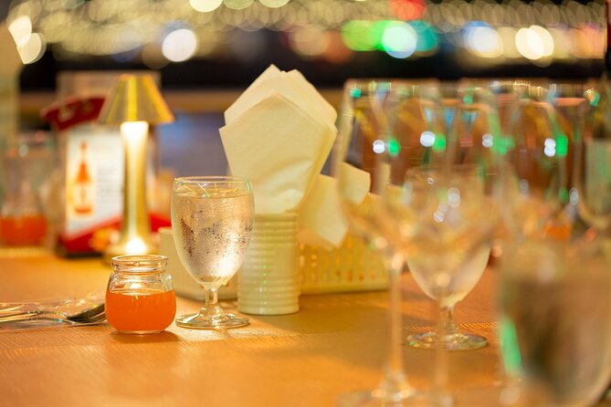 Bangkok Dinner Cruise on the Chao Phraya River - Dining and Entertainment
