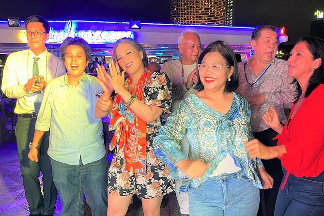 Bangkok Dinner Cruise with Intl Buffet, Live Music & Hotel Pickup - FAQ