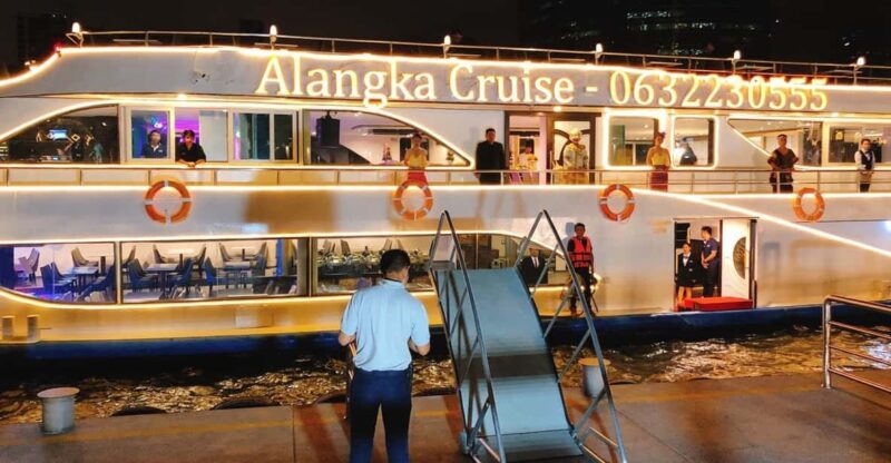 Bangkok Dinner Cruise With Intl Buffet, Live Music - Dining Experience