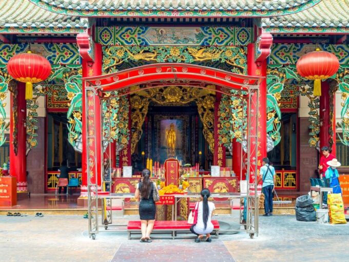 Bangkok: Discover a Taste of Chinatown – 2 Hr Walking Tour - Frequently Asked Questions