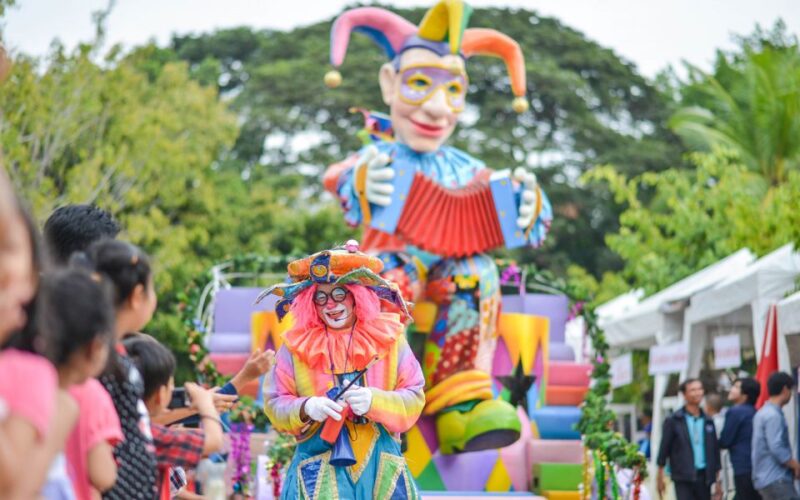 Bangkok: Dream World Entrance Ticket - Dream Gardens Attractions