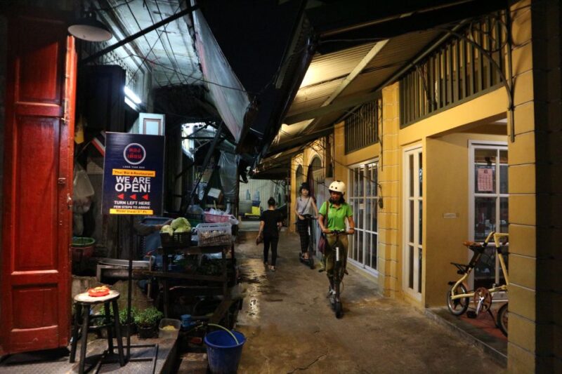 Bangkok: E-Scooter Night Tour With Local Street Food - Inclusions and Exclusions