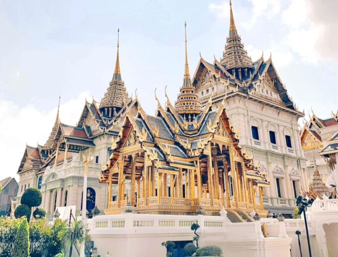 Bangkok: Elegant Grand Palace & Wat Pho - Private Tour - Dress Code and Etiquette