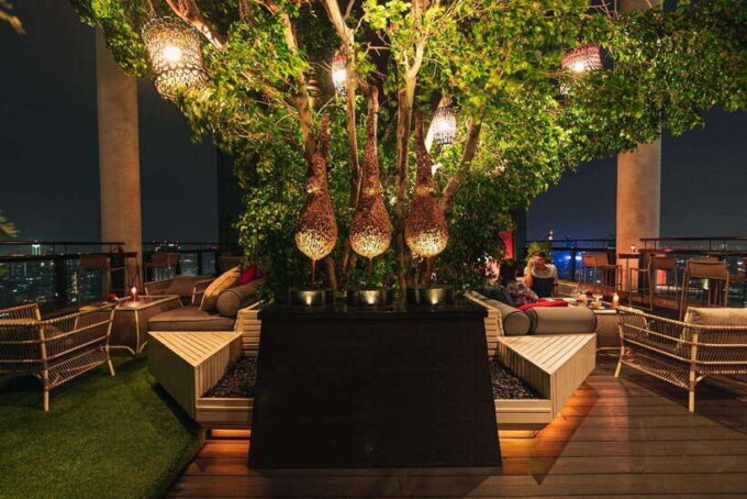 Bangkok: Enjoy Fine Thai Food With Panoramic Rooftop Views - Dress Code and Attire Guidelines