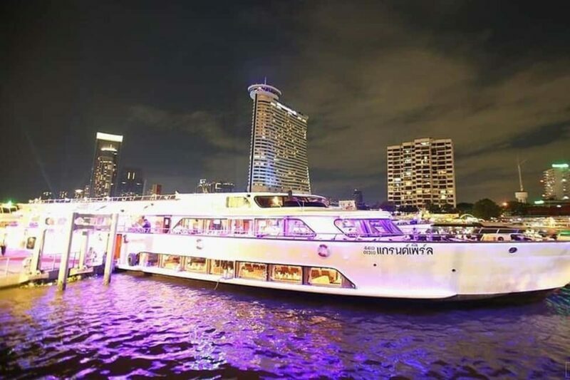 Bangkok: Evening Dinner Cruise with Live Music Chao Phraya - The Experience in Detail
