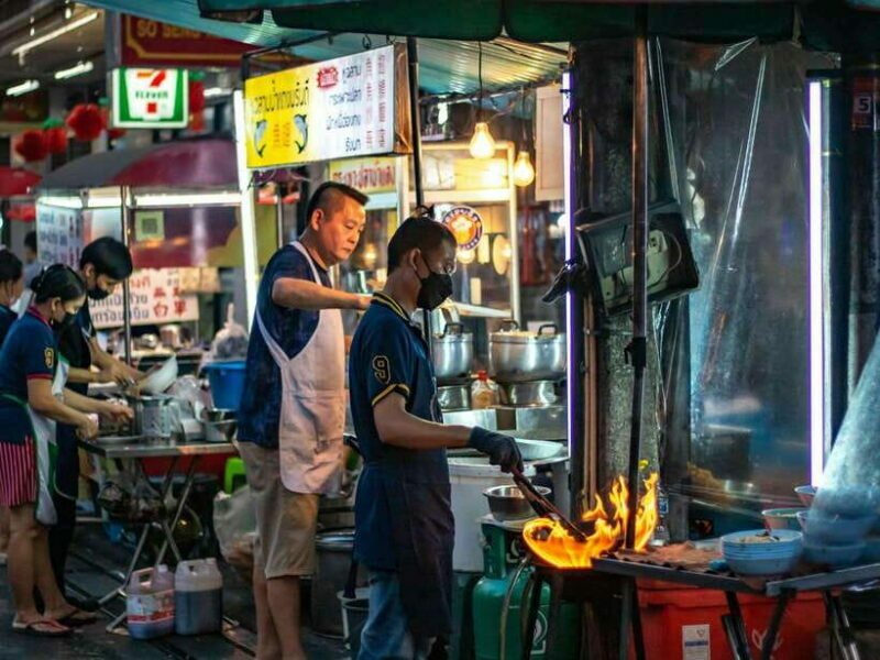 Bangkok: Evening Tour with Wat Arun, Wat Pho & Tuk Tuk Ride - Authentic Experiences and Highlights