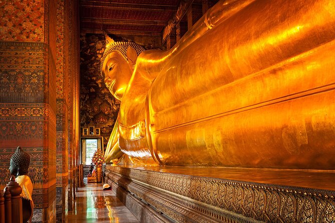 Bangkok Famous Three Temples Tour: Wat Pho, Wat Traimit, Wat Arun - Professional English-Speaking Guide