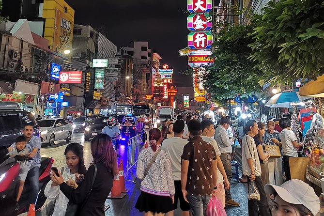 Bangkok Food Tour By Night - Professional and Experienced Tour Guide