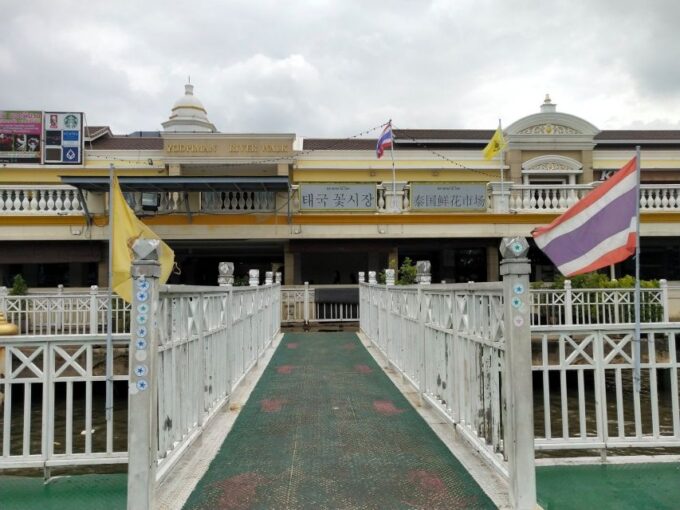 Bangkok: Full-Day Hop-On Hop-Off Walking Tour Mini Group - Tour Reviews