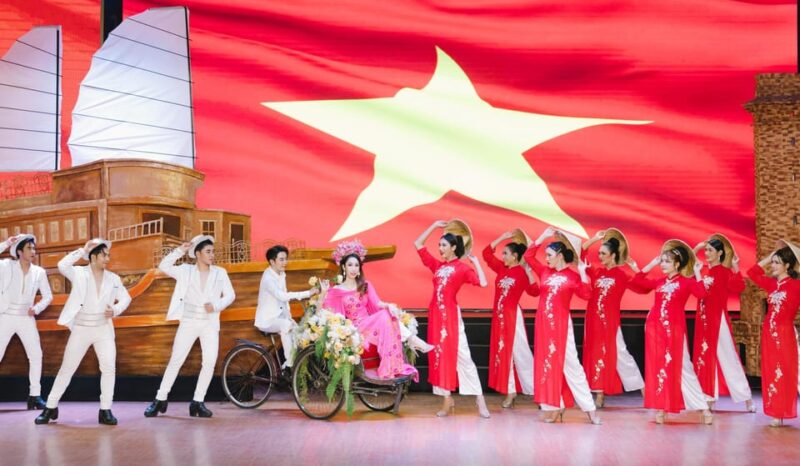 Bangkok: Golden Dome Cabaret Show Entry Ticket - Customer Reviews and Ratings