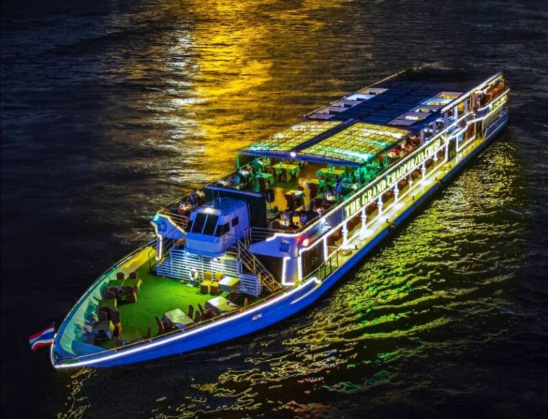 Bangkok: Grand Chao Phraya Dinner Cruise With Live Show - Dining and Entertainment