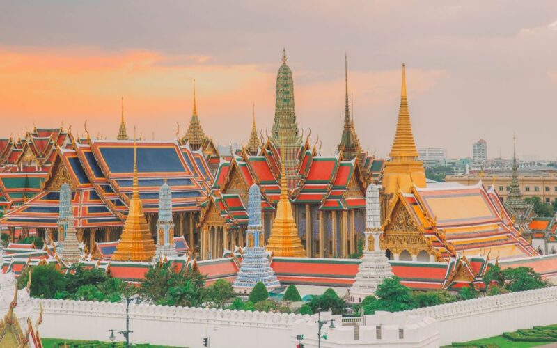 Bangkok: Grand Palace and Emerald Buddha Half-Day Tour - Inclusions and Exclusions